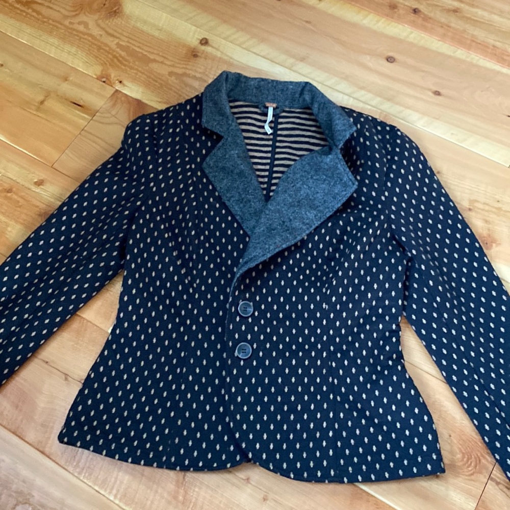 Free people casual blazer. Size med